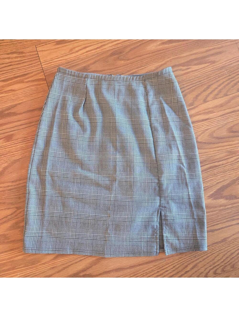 Windsor Plaid Skirt with slit size small